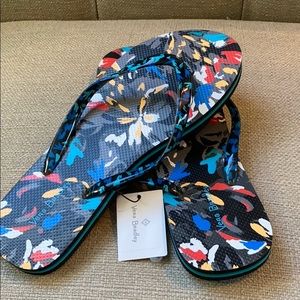 NWT Vera Bradley Flip Flops - Splash Floral